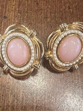 Vintage 1980 Avon Earrings  Pink Cabochon & Pearls Gold Tone Pierced Earrings